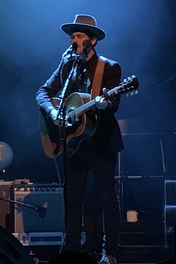 Gregory_Alan_Isakov_performs_at_The_Fillmore_in_San_Francisco_on_February_14_2019_(cropped)