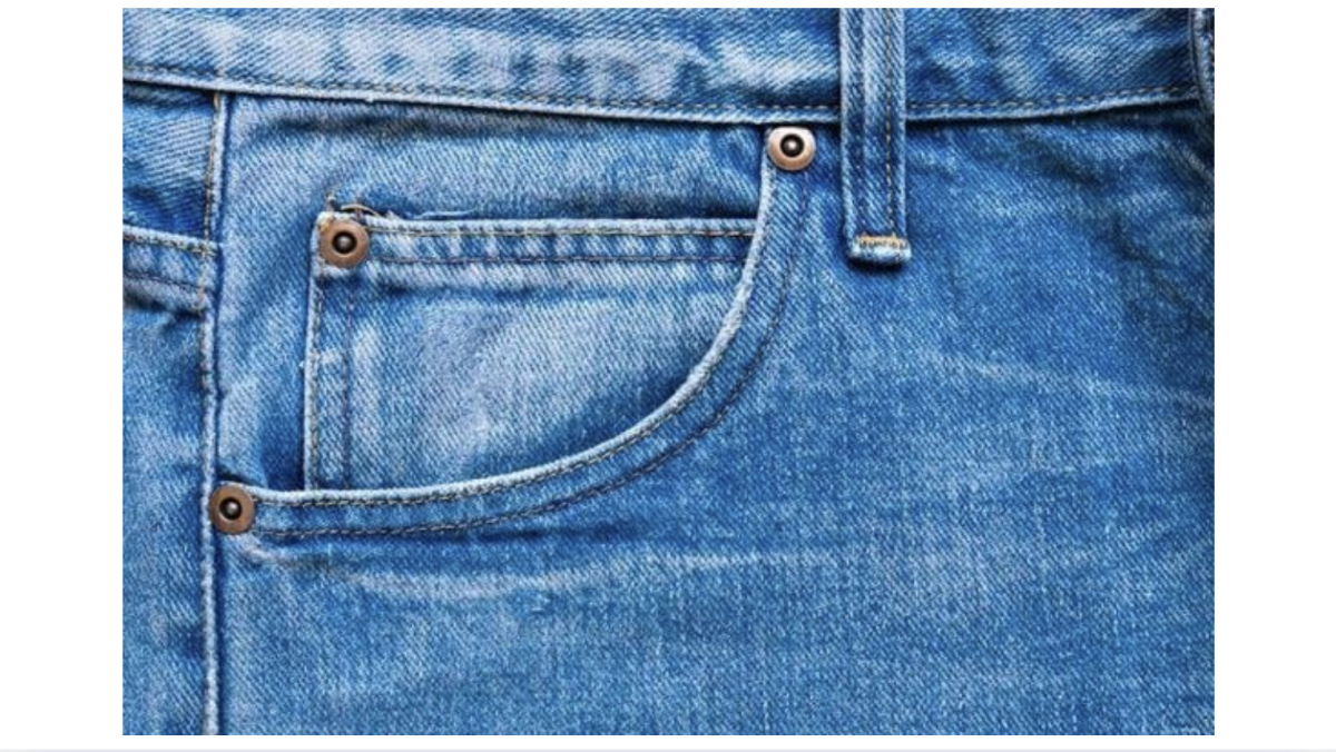 Advertising in Denim: AE vs. GAP Ads in Focus